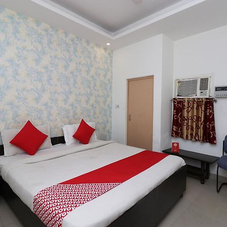 Oyo Flagship Hotel Daimond Nowe Delhi Zewnętrze zdjęcie