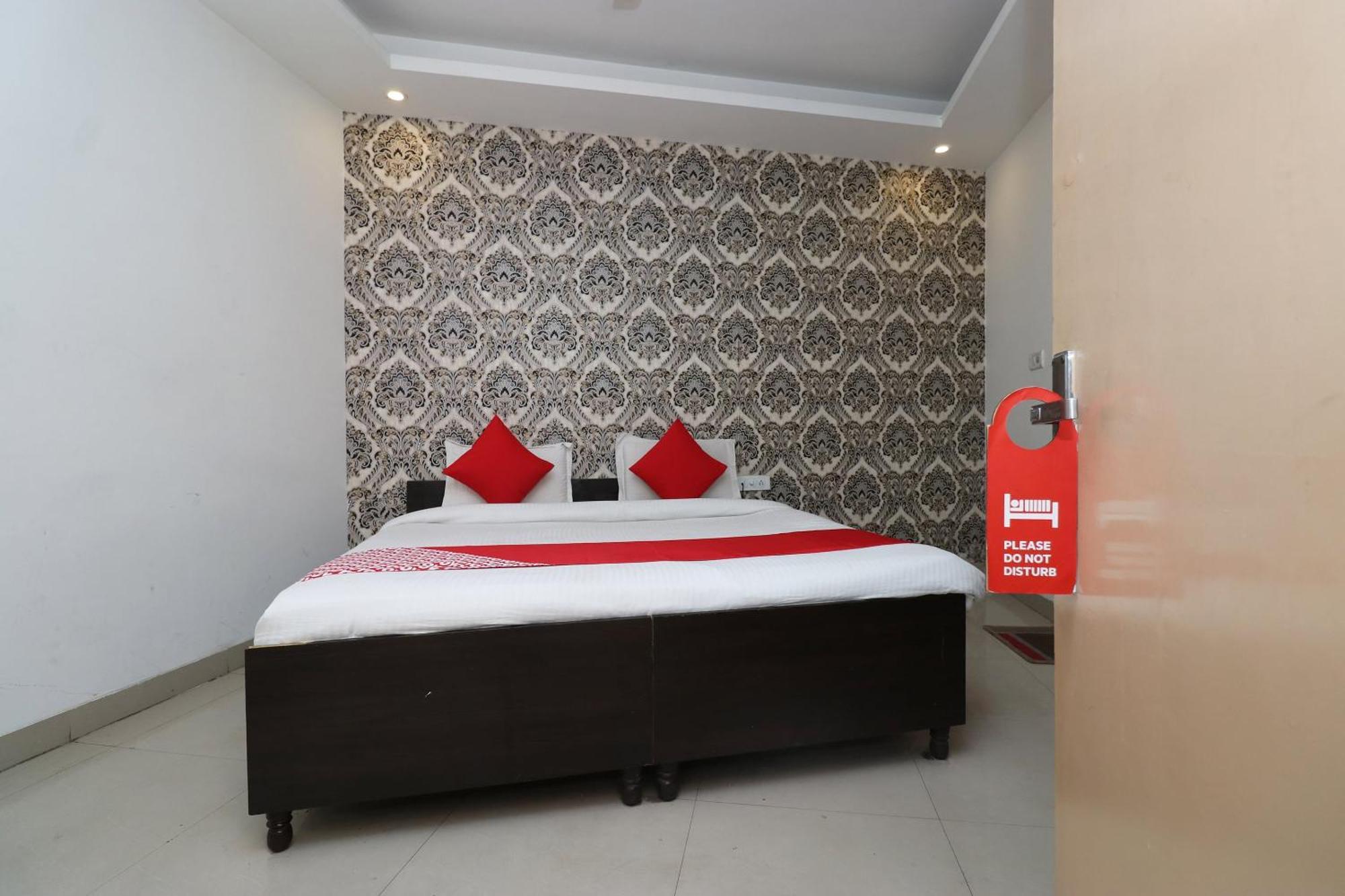 Oyo Flagship Hotel Daimond Nowe Delhi Zewnętrze zdjęcie